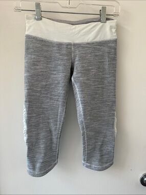 Lululemon Run Pace Perfect capris  Gray & White stripes 4
